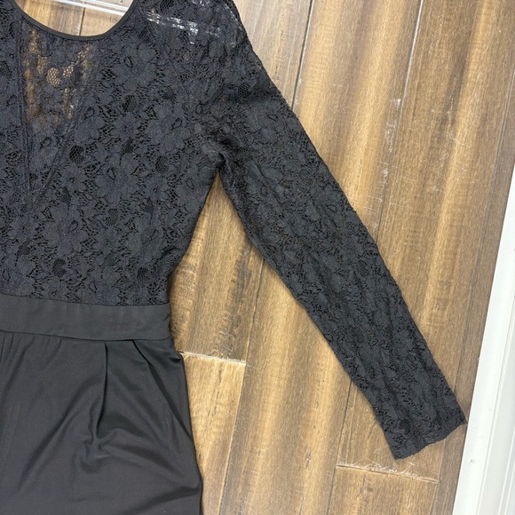 Gianni Bini size M Black Lace Illusion V Neck Long Sleeved Wide Leg Jumpsuit LBD - Picture 4 of 16